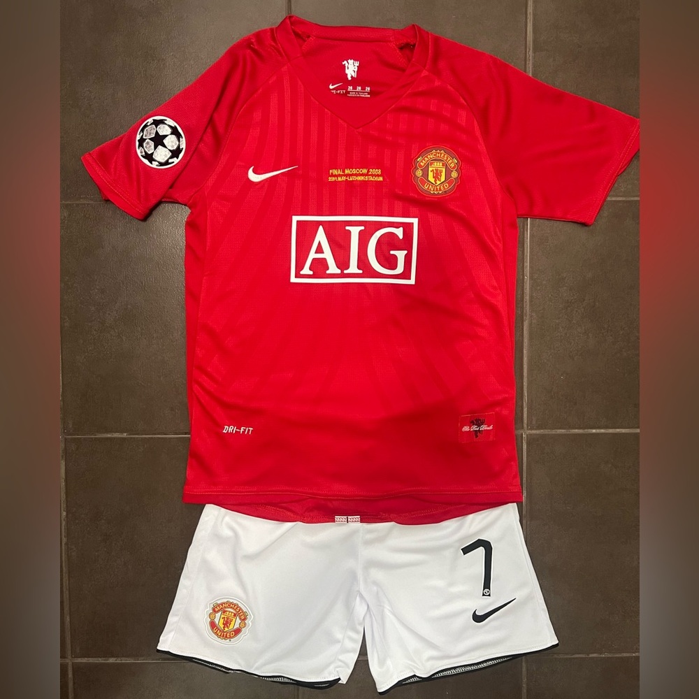 Kids Ronaldo Manchester United 2008 Retro Jersey with Shorts - Size Medium # 22